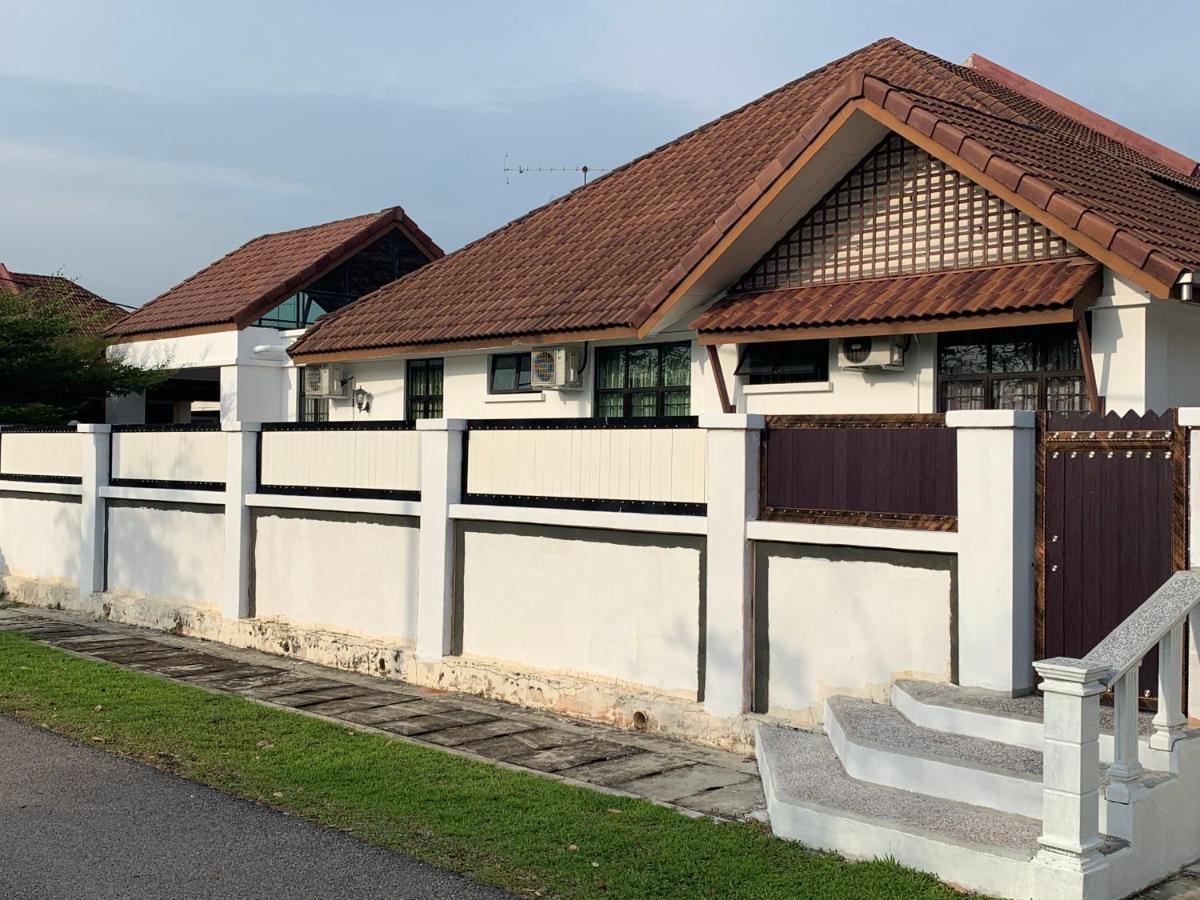 Villaparadise Homestay Batu Pahat Exterior foto
